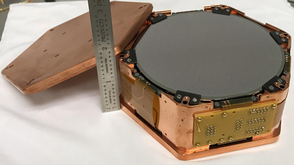 SuperCDMS SNOLAB Prototype Detector